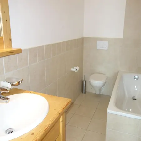 Cosy With Balcony ויסונה