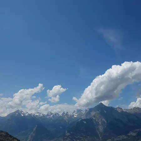 Cosy With Balcony Вейзона